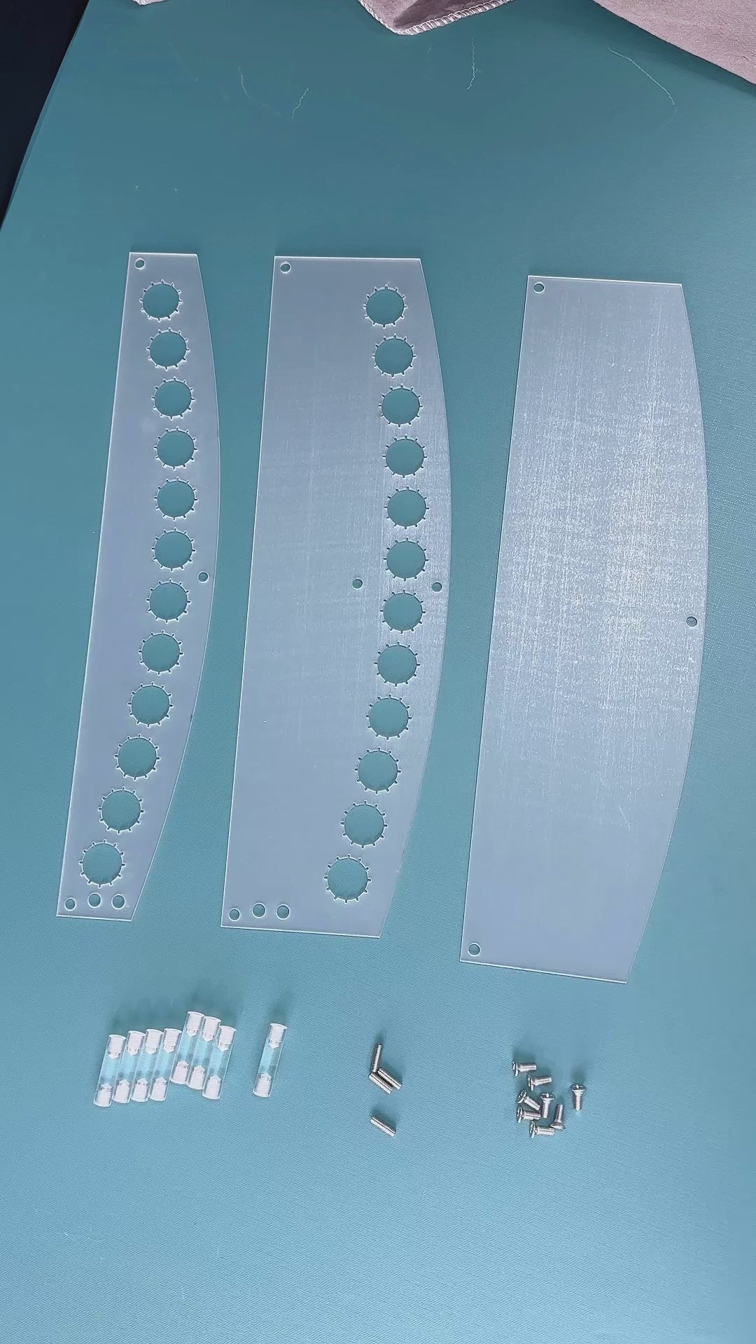 Cargar vídeo: Paint Organizer Stand